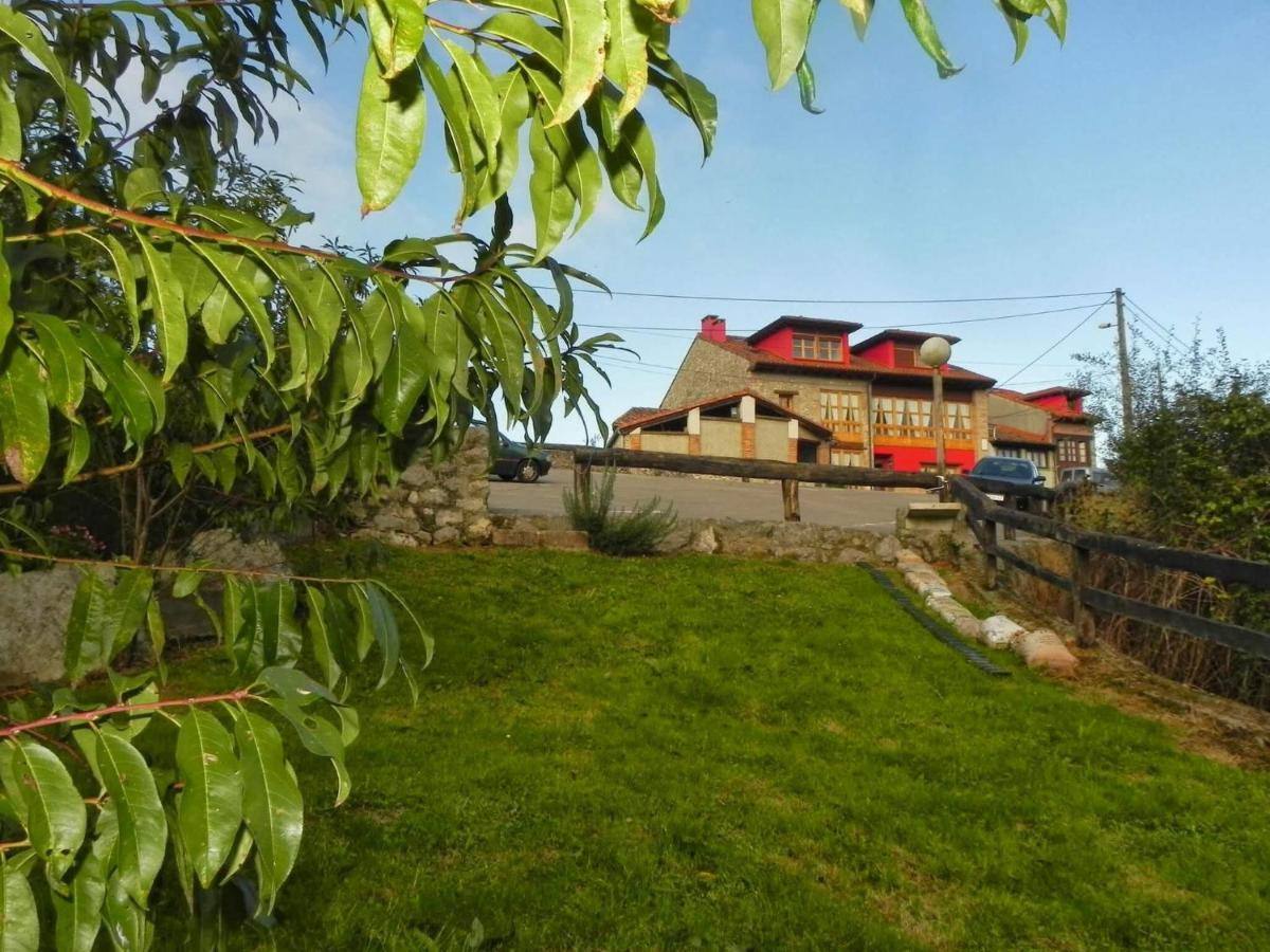 Apartamentos Rurales Vallanu rodeados de naturaleza en Llanes y a 3 kilómetros de las playas Exterior foto